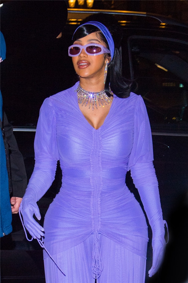 Cardi B'nin tuhaf kıyafeti olay oldu: Sanki animasyon film karakteri