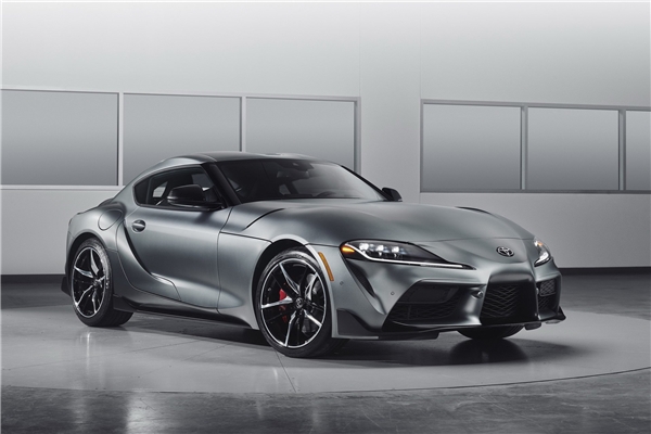 Yeni Toyota Supra Elektrikli veya E-Yakıt Teknolojisiyle Geliyor