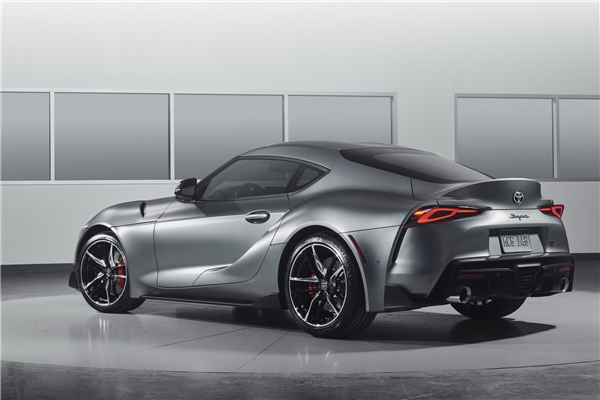 Yeni Toyota Supra Elektrikli veya E-Yakıt Teknolojisiyle Geliyor