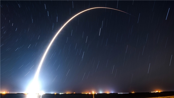 SpaceX, 2024'te Starlink İnternet Takımyıldızı İçin 144 Roket Fırlatacak