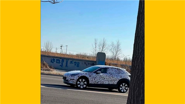 Tesla'nın uygun fiyatlı otomobili ortaya çıkmaya başladı!