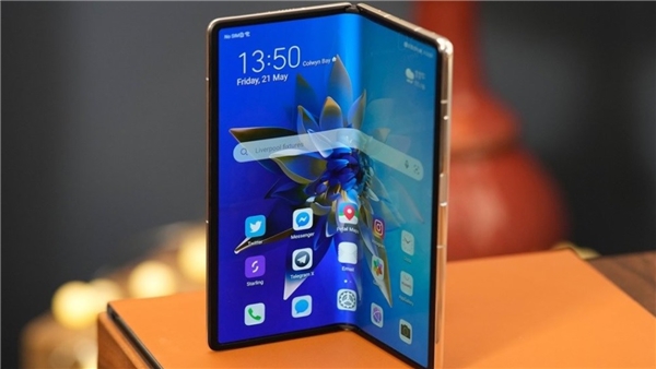 Huawei, 2024'te katlanabilir akıllı telefon lideri olabilir