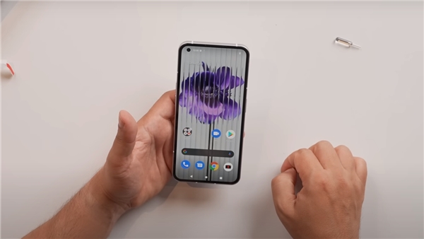 Nothing Phone (1) vs Phone (2): Karşılaştırma!