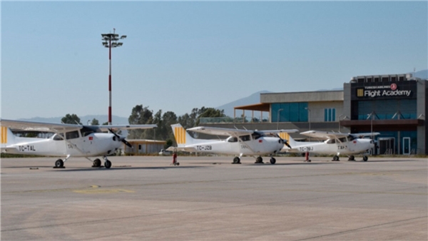 Aydın Çıldır Havalimanı'nda Uçak Kazası: İki Kişi Yaralandı