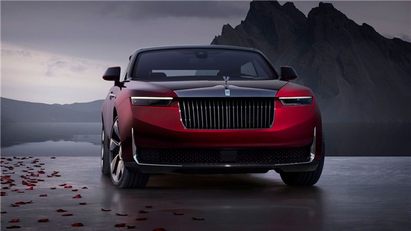 Sadece dört tane üretilecek: Rolls-Royce Droptail tanıtıldı!