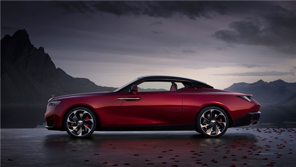 Sadece dört tane üretilecek: Rolls-Royce Droptail tanıtıldı!