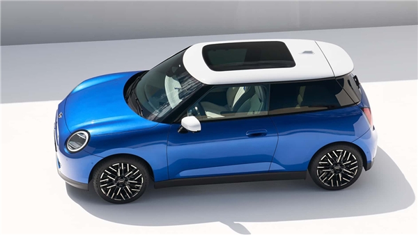 Mini, yeni elektrikli Cooper modelini tanıttı