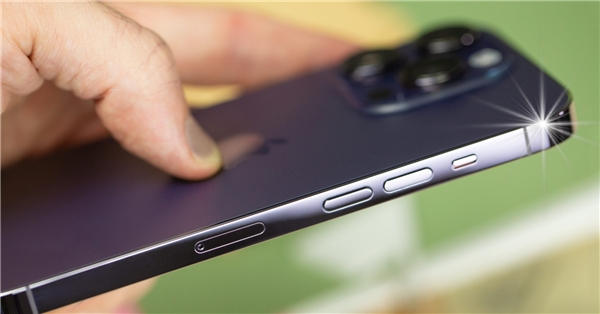 iPhone 15 Serisi Çin'de Rekor Kırdı