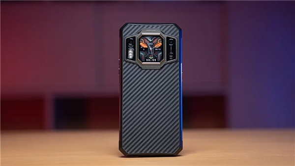 Çinli üretici Oukitel, dayanıklı çift ekranlı WP30 Pro modelini tanıttı