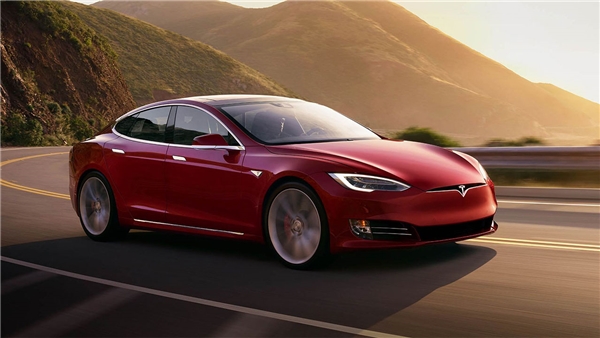 Tesla Model S en fazla değer kaybeden elektrikli otomobil oldu!