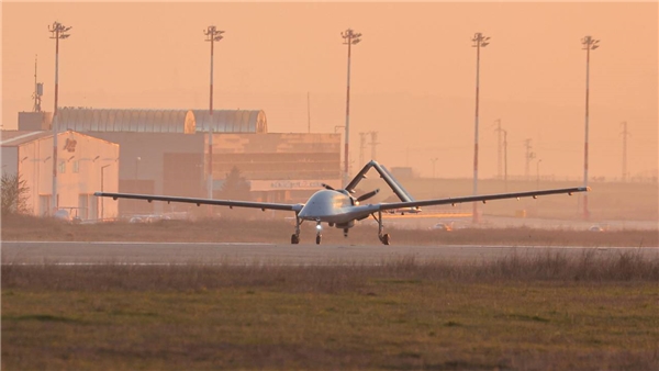 Bayraktar TB3 SİHA, 32 saat havada kalarak başarıyla test uçuşunu tamamladı