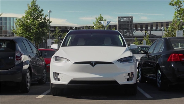 Tesla, 1,6 Milyondan Fazla Aracını Geri Çağırıyor