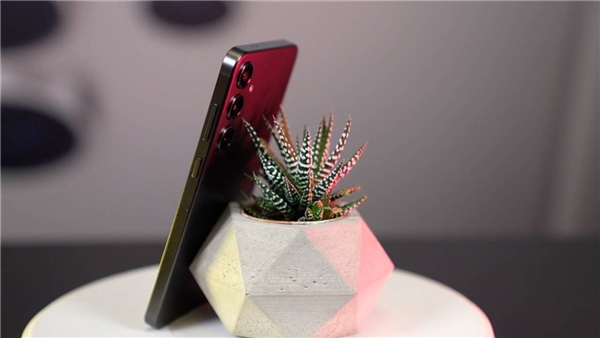 Samsung Galaxy S24 Tanıtıldı: Fiyatı ve Özellikleri