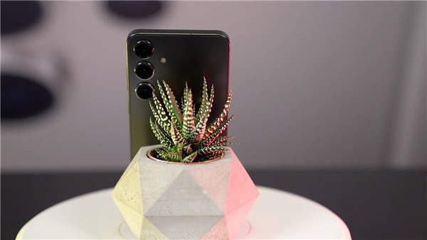 Samsung Galaxy S24 Tanıtıldı: Fiyatı ve Özellikleri