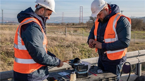 Türk Telekom, Türkiye'de Fiber Ağ Uzunluğunu 435 Bin Km'ye Ulaştırdı