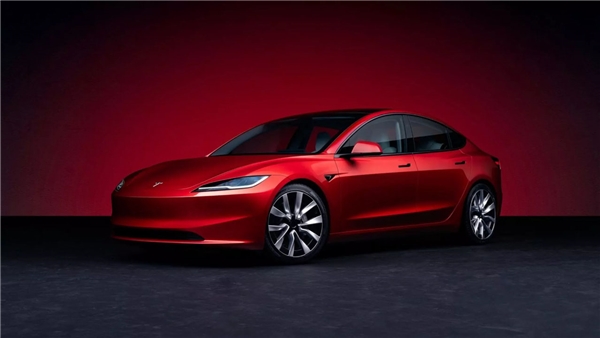 Tesla, güncellenmiş yeni Model 3 Performance'ı tanıttı