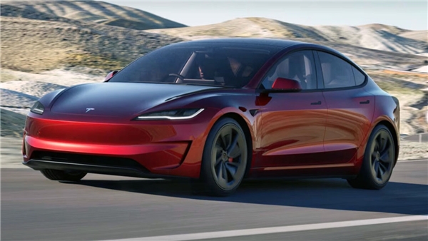 Tesla, güncellenmiş yeni Model 3 Performance'ı tanıttı