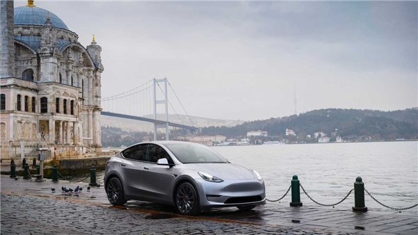 Tesla, 2024'ün İlk Çeyreğinde Zayıf Satış Performansı Sergiledi