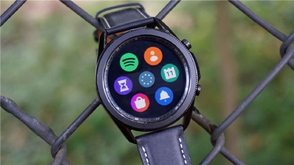 Google Asistan, Galaxy Watch 4'e yaramadı!