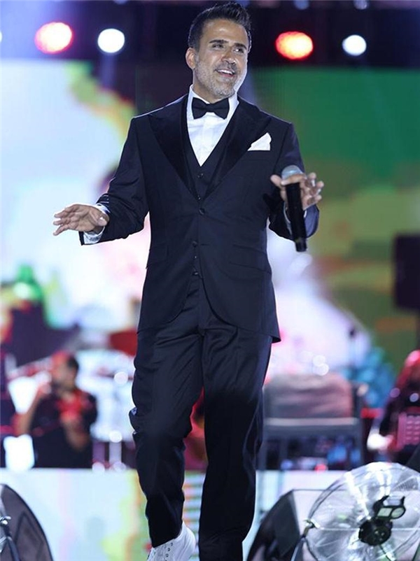 Emrah 15 yıl sonra ilk kez sahnede Sürekli mesajlar geliyordu