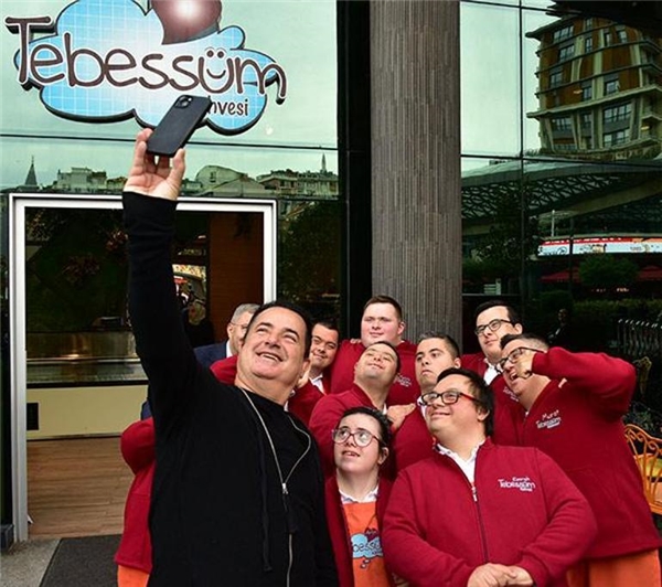 İnanın kızlarımı bile göremiyorum