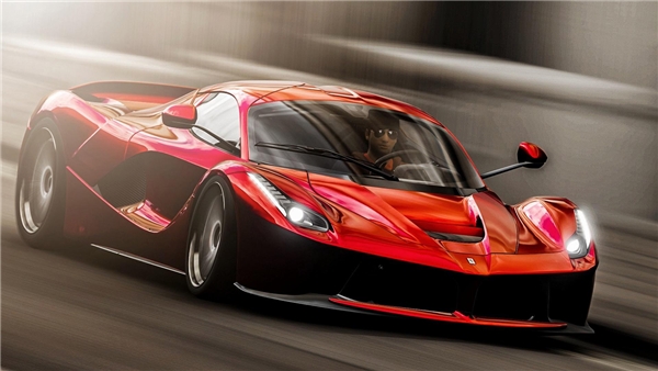 Ferrari, elektrikli arabalara geçiş için tarih verdi