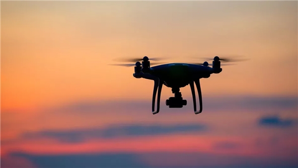 Amazon, drone ile kargo teslimatına başlıyor