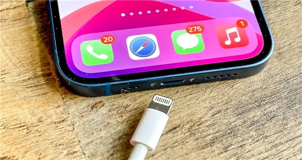 Lightning tarih oluyor: Standart USB-C portu için gözler ABD'de!