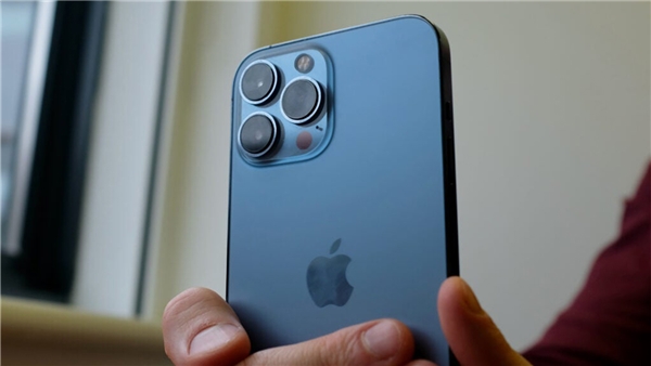 iPhone 15 modellerine Pro kamera müjdesi!