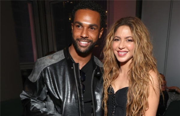 Shakira, oyuncu Lucien Laviscount ile yeni bir aşka yelken açtı