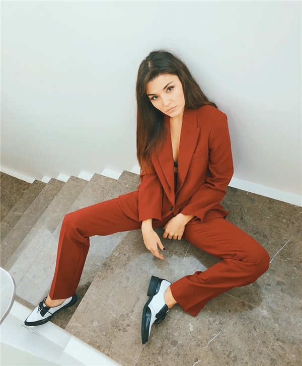 Hande Erçel ile Kerem Bürsin Maldivler'e gitti