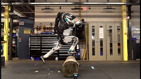 Boston Dynamics, Hyundai'nin insansı robot modelini emeklilik adı altında kovdu