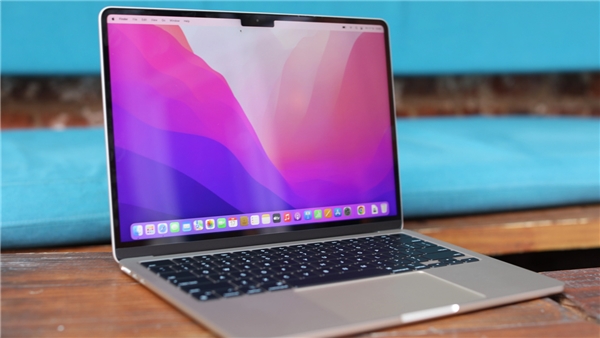 Apple, 15 inç MacBook Air Üretimini Azaltma Kararı Aldı