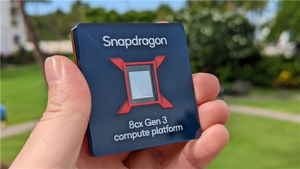 Snapdragon 8cx Gen 4, Apple M2'yi geride bırakıyor