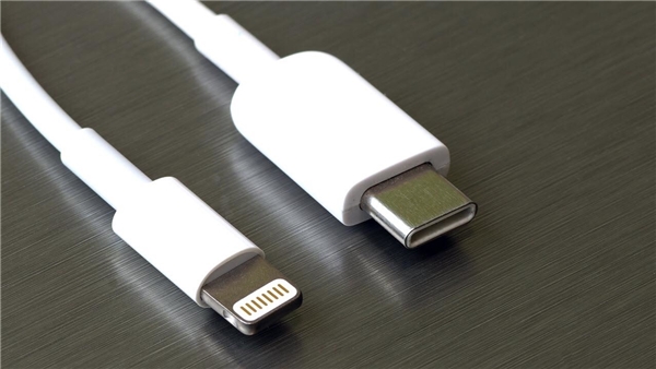 Apple, iPhone kullanıcılarını şarj konusunda uyardı