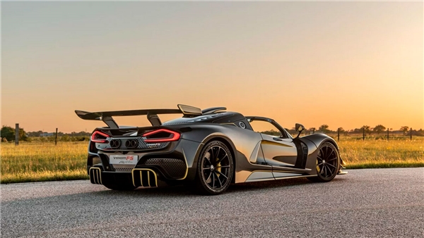 Hennessey Venom F5 Revolution Roadster Tanıtıldı