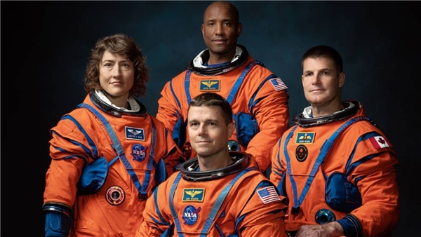 NASA, 2024'te Ay'a gidecek astronotları açıkladı