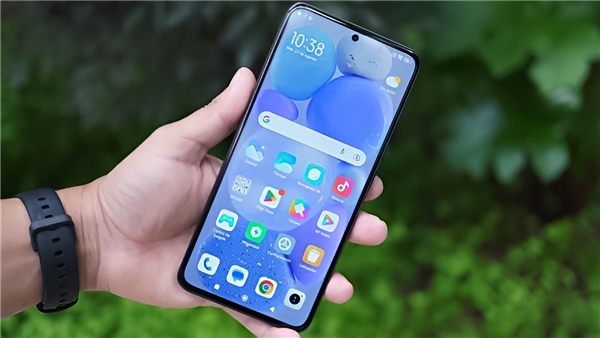 Xiaomi 13T, Üçlü Kamera ve 144Hz Ekranla Geliyor