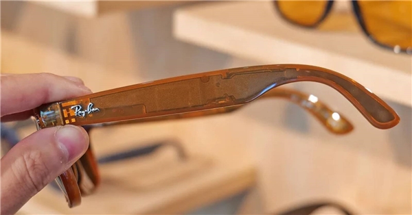 Meta, Yeni Akıllı Gözlüğü Ray-Ban Meta Smart Glasses'ı Tanıttı