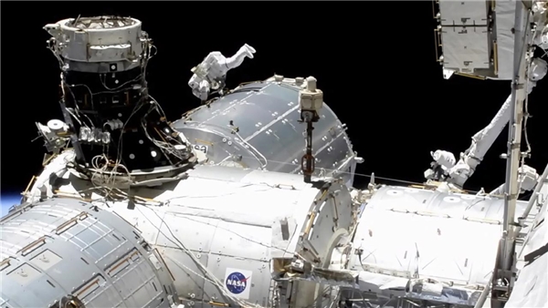 NASA, Uluslararası Uzay İstasyonu'nun atmosfere düşme tehlikesinden endişeli