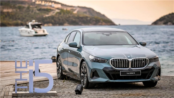 Yeni BMW 5 Serisi Türkiye'de Tanıtıldı