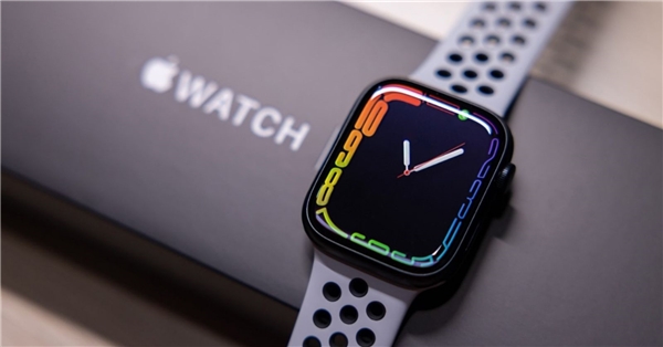 Apple, sahte Apple Watch şarj aletine dikkat çekti