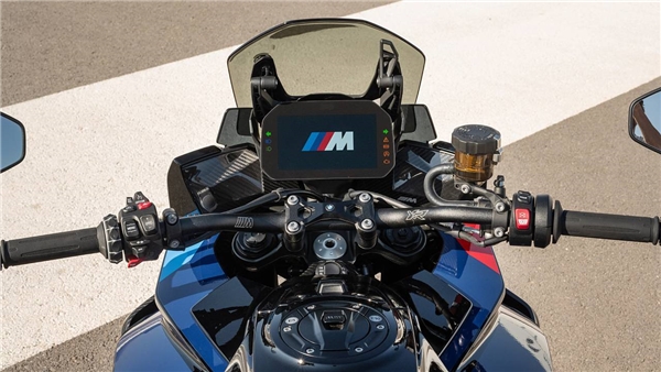 BMW Motorrad, S 1000 XR ve M 1000 XR Modellerini Tanıttı