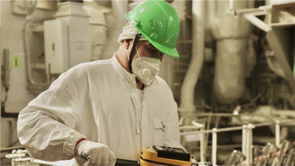 Dünyanın tek yüzer nükleer güç santraline yakıt ikmali başladı