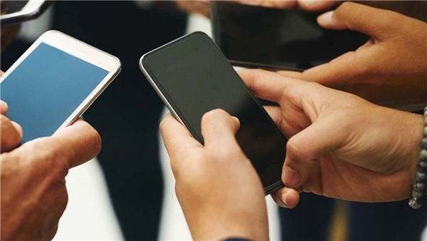 Öğrencilere Vergisiz Telefon Fırsatı
