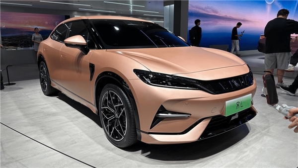 Çinli BYD'nin yeni elektrikli SUV modeli Song L, 3 günde tükendi