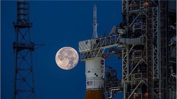 ABD'nin Ay yüzeyine iniş projesi ertelendi