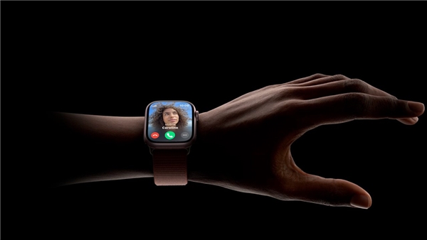 Apple Watch, hayat kurtaran özellikleri ile teşekkür maillerine sürpriz cevap verdi