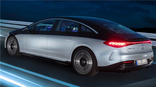 Mercedes-Benz Vision EQXX, 100 km'de rekor kıran enerji verimliliğiyle dikkat çekiyor