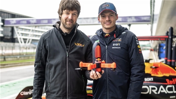 Red Bull'dan Formula 1 Yarışlarına Dronlu Kamera Devrimi